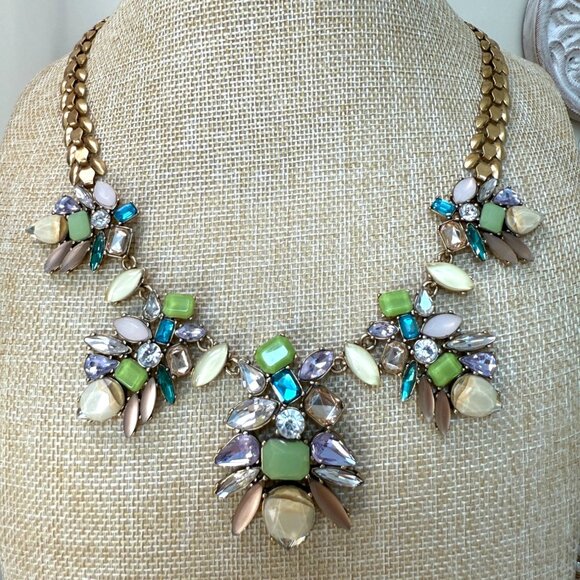 Stella & Dot Mae Trellis Statement Necklace Gold Chain Multicolor Gemstones 13.5 - Picture 1 of 12